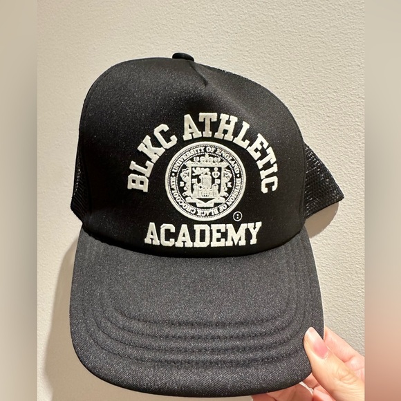 Men’s caps - Picture 2 of 5